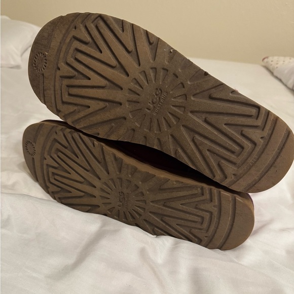 Women’s Purple Ugg Boots Sz 10 Real Sheepskin in Great Condition! - Picture 2 of 5